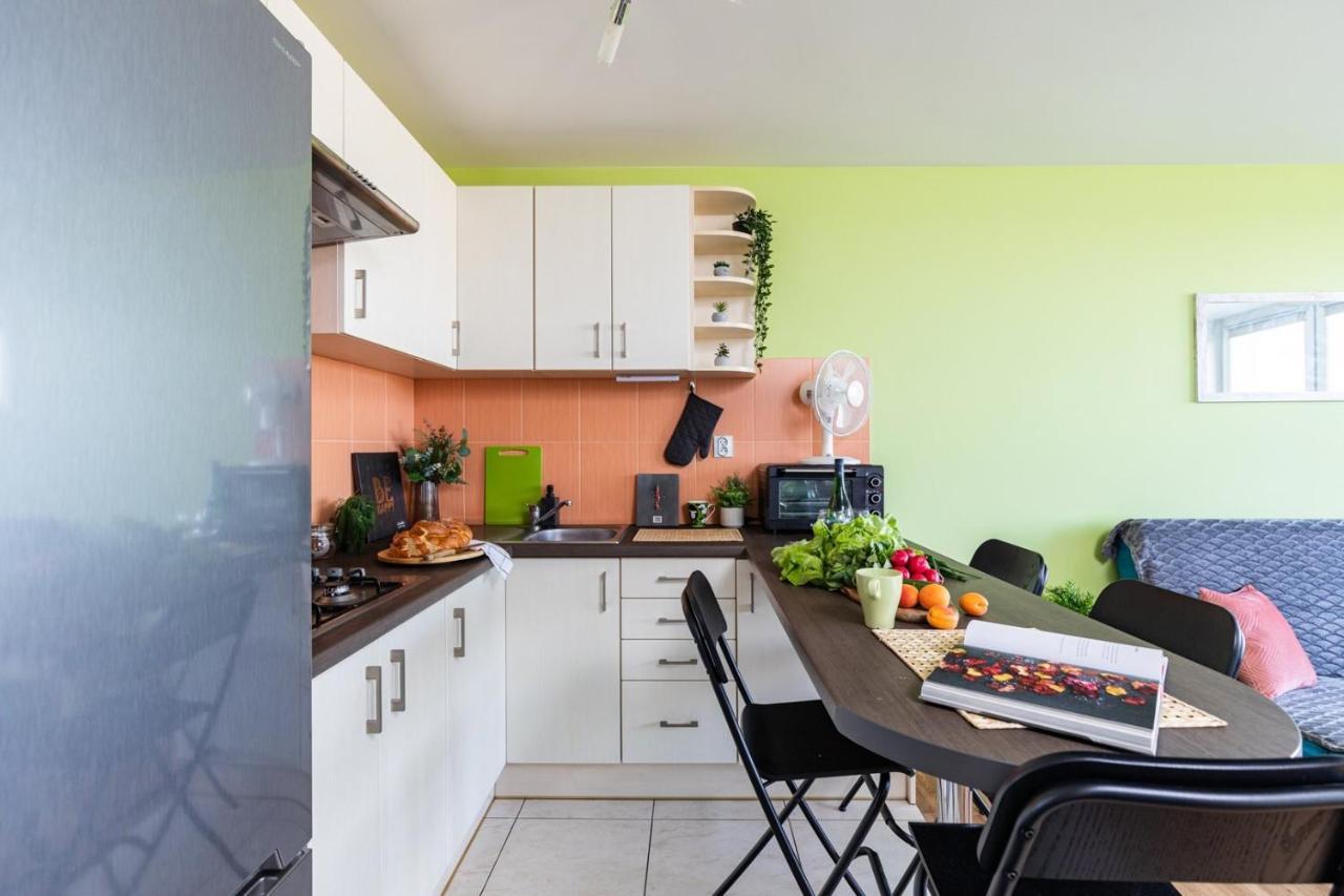 Superapart Saska 48A, Sleek 6Th-Floor Studio With Balcony & Elevator Access 바르샤바 외부 사진