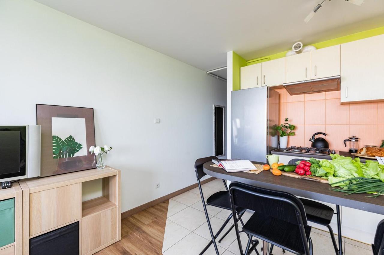 Superapart Saska 48A, Sleek 6Th-Floor Studio With Balcony & Elevator Access 바르샤바 외부 사진